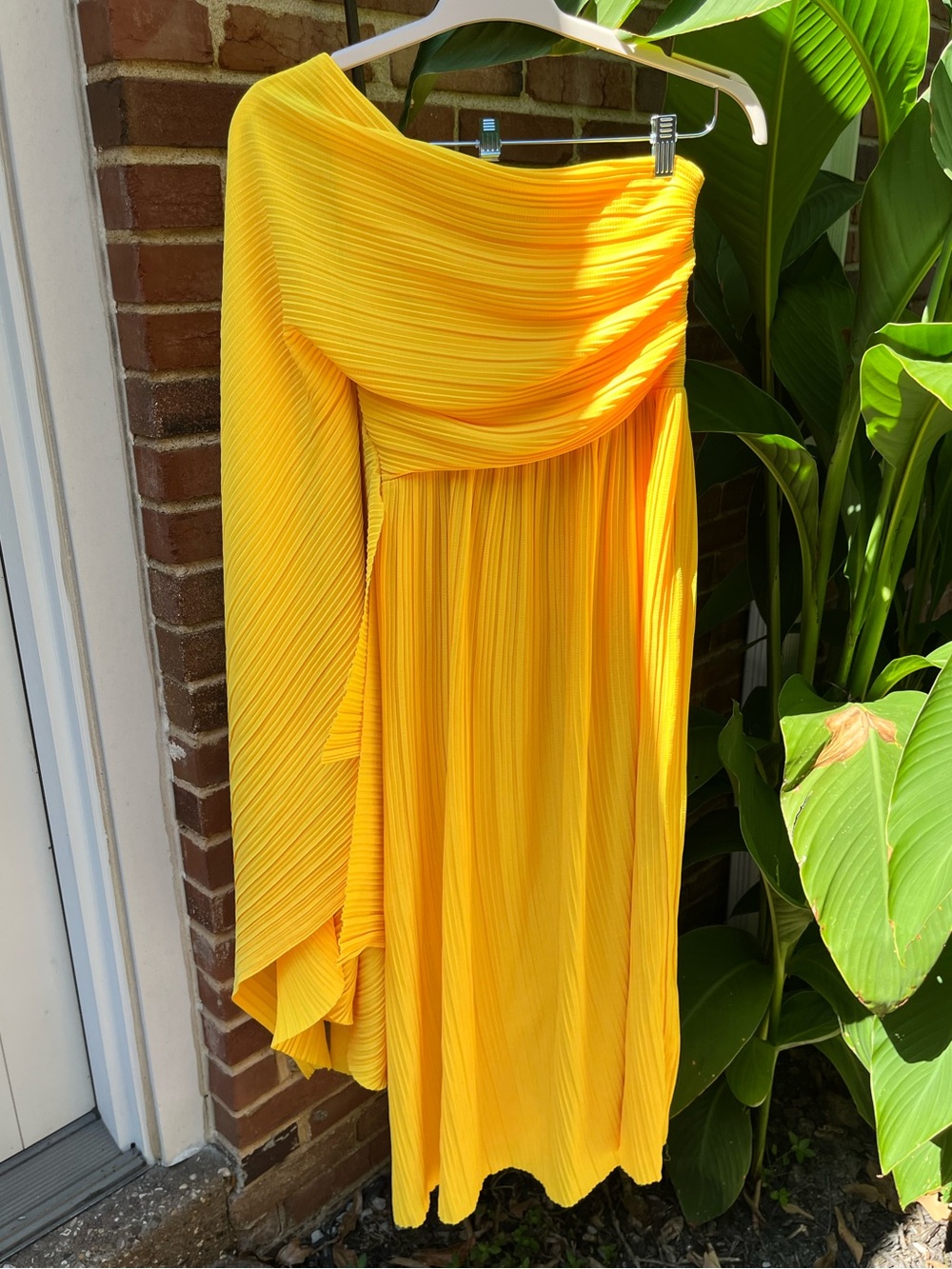 Solace London Pleated Lila Midi Dress - Picture 11 of 12
